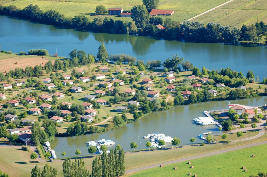 Lagrange Grand Bleu Vacances - Residence Port Lalande Castelmoron-sur-Lot エクステリア 写真