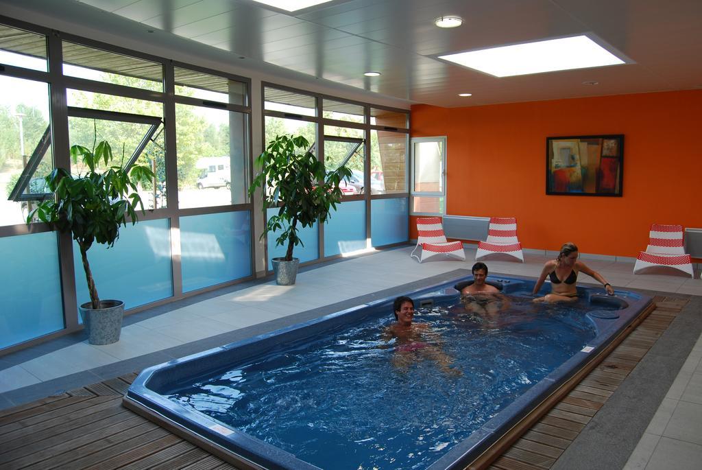 Lagrange Grand Bleu Vacances - Residence Port Lalande Castelmoron-sur-Lot エクステリア 写真
