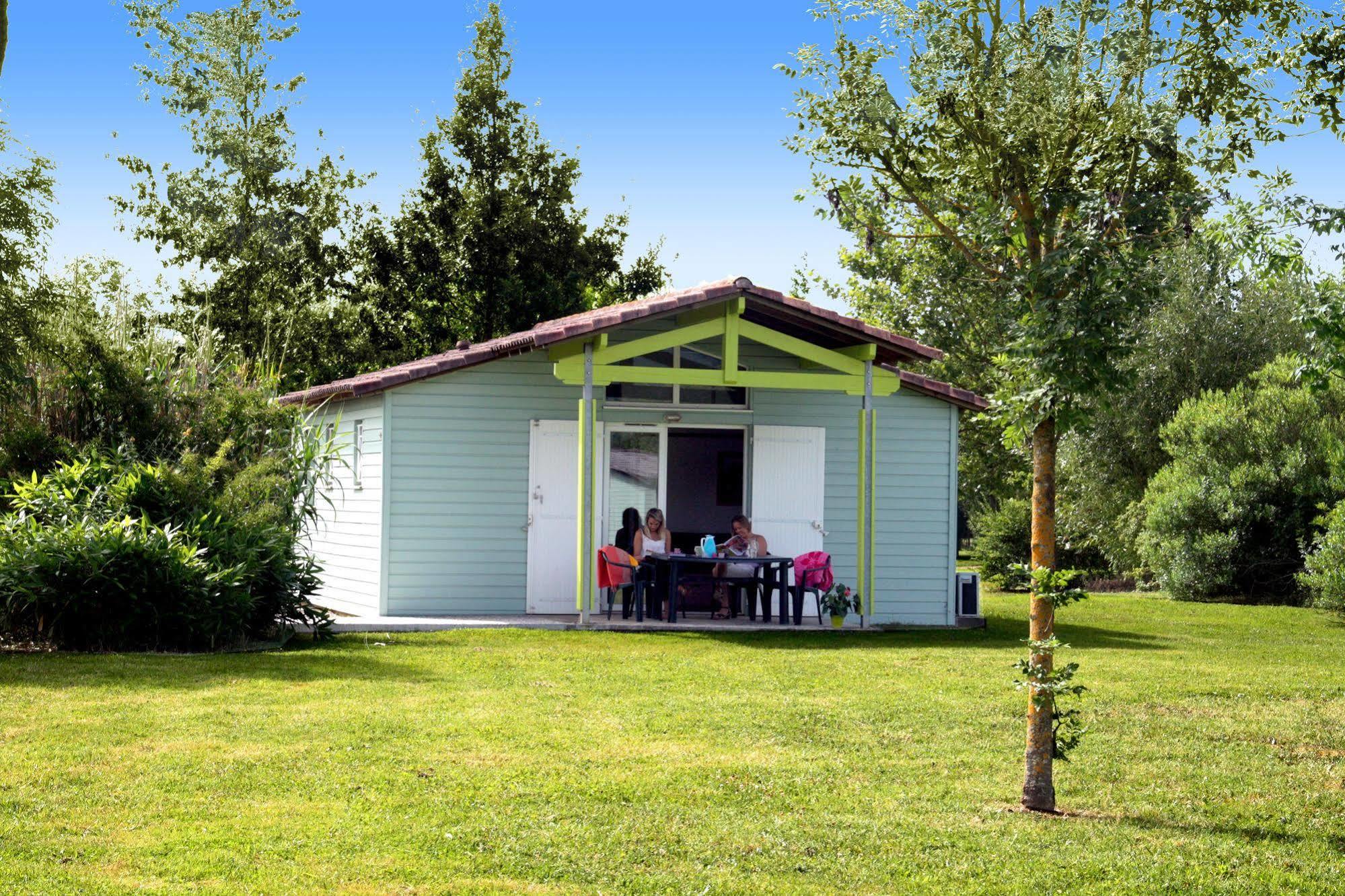 Lagrange Grand Bleu Vacances - Residence Port Lalande Castelmoron-sur-Lot エクステリア 写真