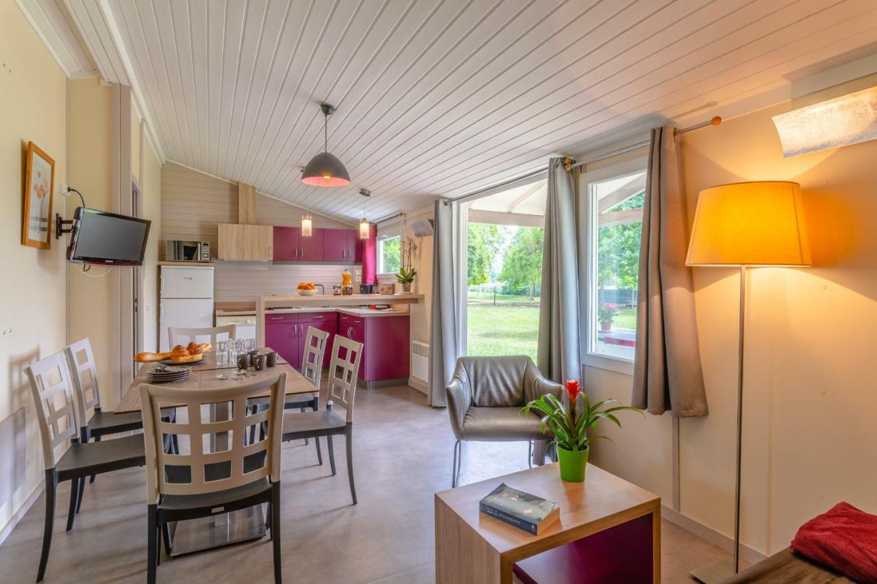Lagrange Grand Bleu Vacances - Residence Port Lalande Castelmoron-sur-Lot エクステリア 写真